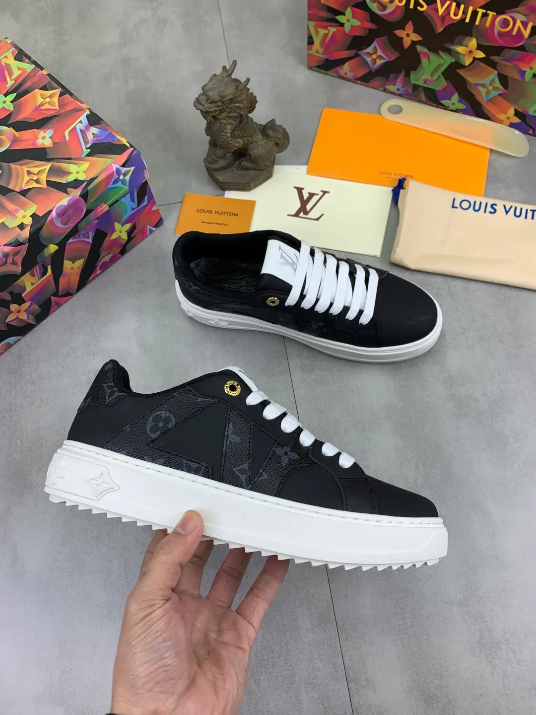 Men's men's shoes P520💰【New style】🆘High quality cowhide【Louis Vuitton】LV official website's latest model🎁casual and fashionable men's shoes👟hot style💥simple and elegant style, exclusive for trendy men. Unique official website's latest brand elements👑original decoration, fashionable and generous, the fabric is made of original denim➕comfortable and breathable mesh lining➕cow leather feet ✅The official website specifies wear-resistant casual outsole, the classic model is taken in real life🎬Color: 4️⃣colors available😍Number of codes: 38-44 Full set of packaging